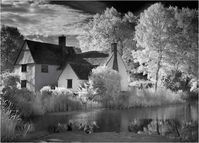 Willie Lotts Cottage by Peter Cox.jpg
